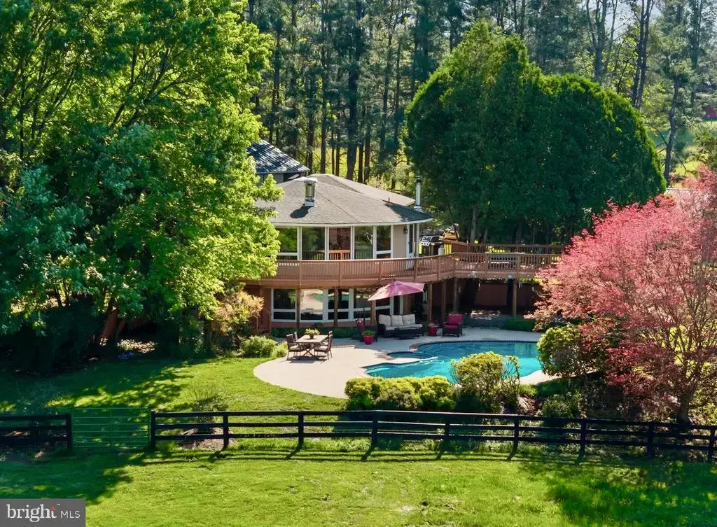 10803 Crest Hill Rd, MARSHALL