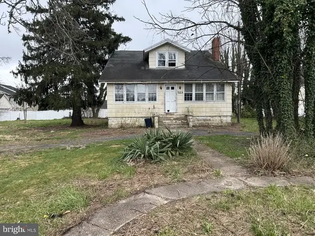 723 Chestnut St, Milton