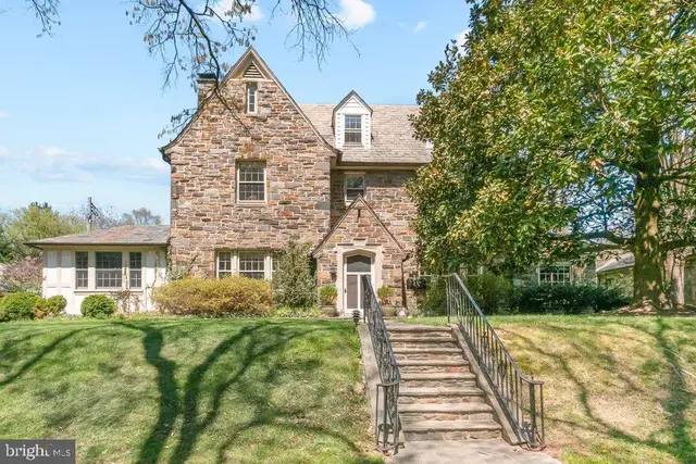 2 E Highfield Rd, Baltimore
