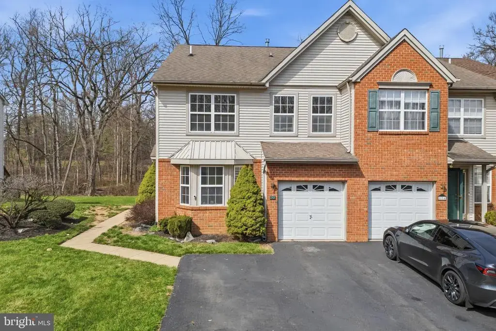 522 Jason Dr, SOUTHAMPTON