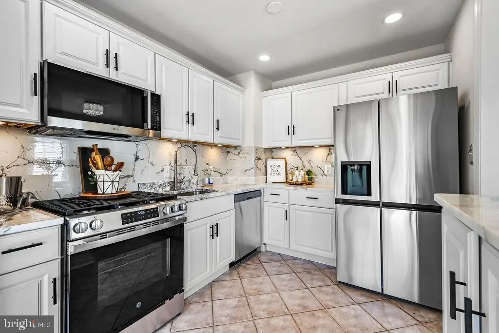 812 Forest Glen Rd, SILVER SPRING