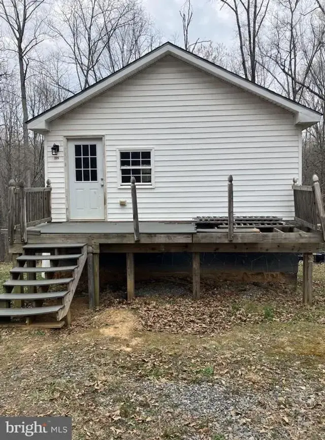 225 Foxbrook Ct, Louisa