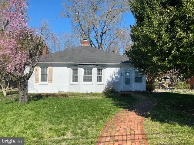 205 Somerset Ave, Cambridge
