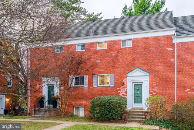 3228 Wellington Rd, Alexandria