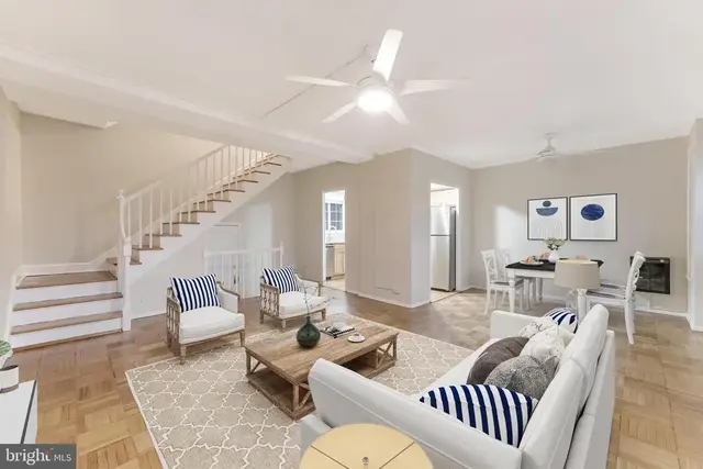 3228 Wellington Rd, Alexandria