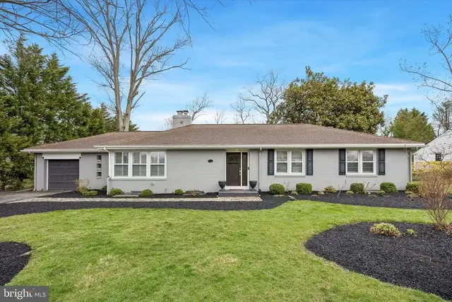 129 Cambridge Dr, Wilmington