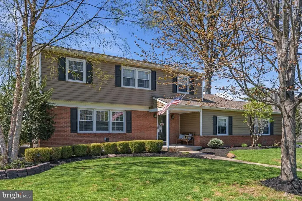 205 Marlboro Rd, MORRISVILLE
