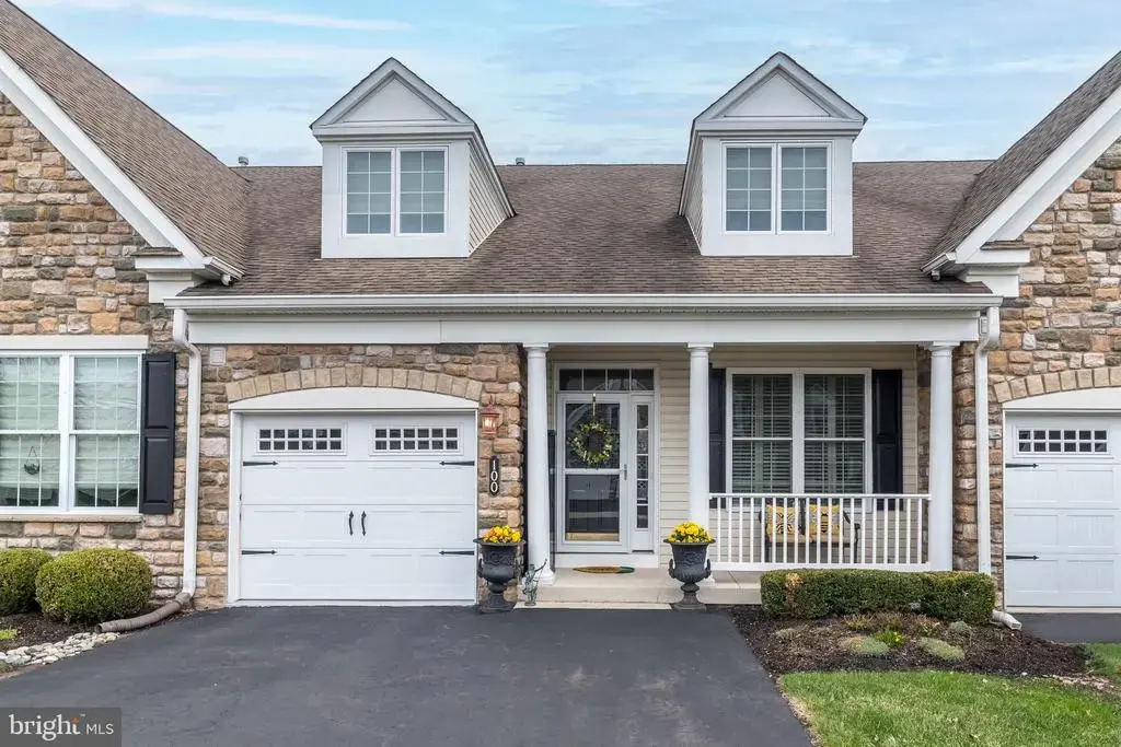100 Reagan Dr, SELLERSVILLE