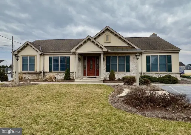 1656 W Main St, Ephrata