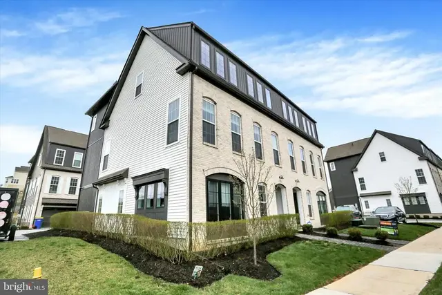 3145 Grove Ct, Mechanicsburg