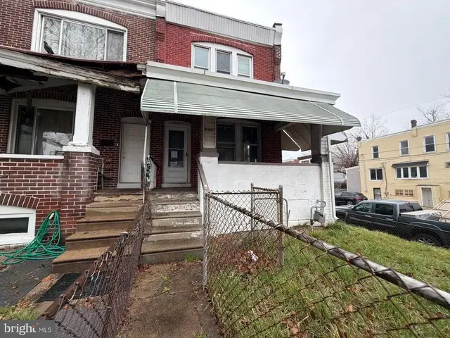 800 W 11th St, Chester