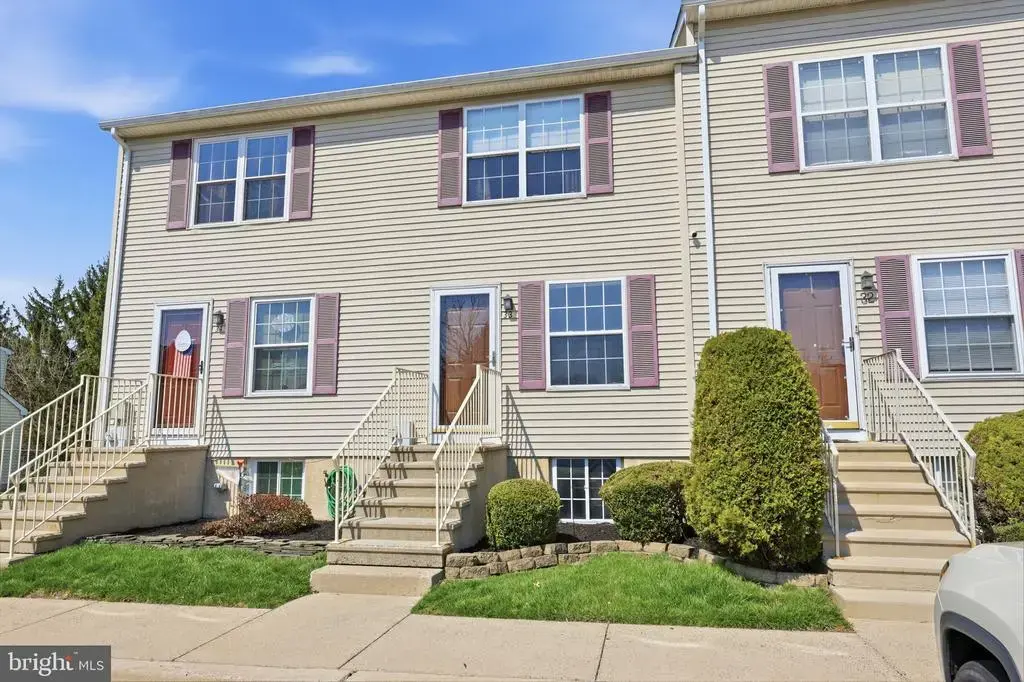 33 Carriage Knoll Ct, LANGHORNE