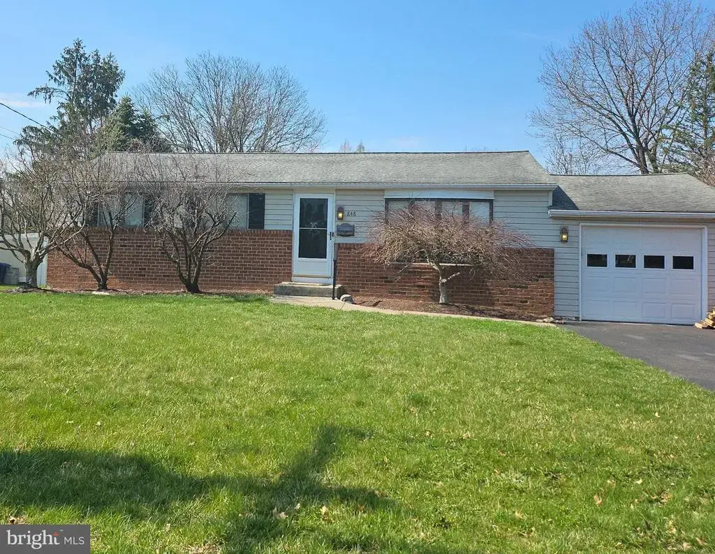 848 Roger Rd, WARMINSTER
