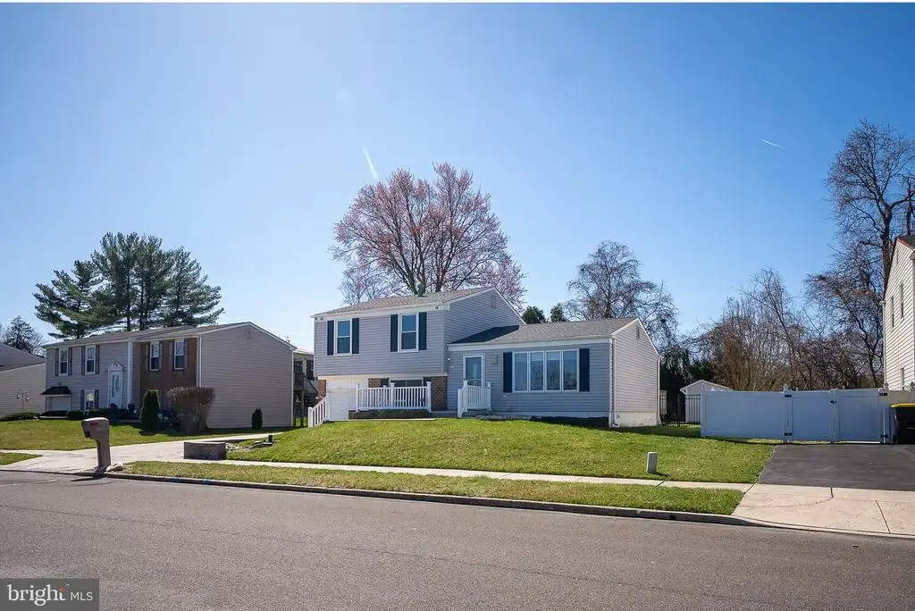 3221 Claridge Rd, BENSALEM