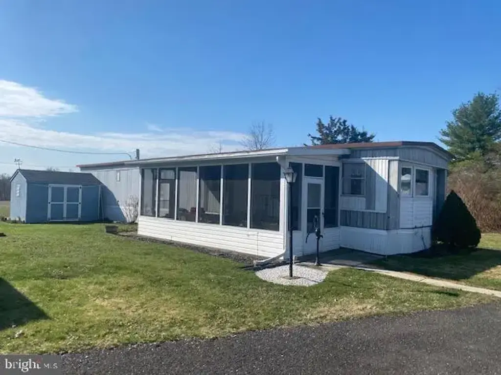 2235 Grant Rd #13, QUAKERTOWN