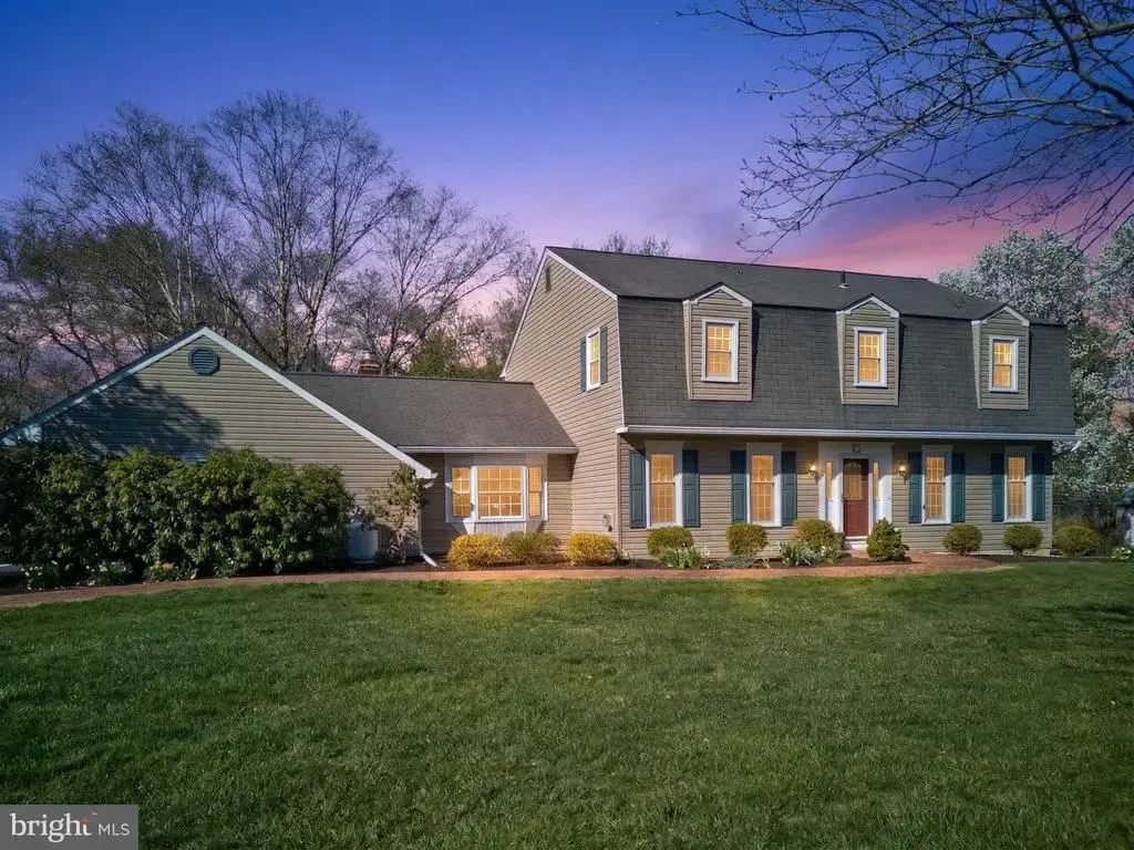 12 Happ Dr, DOYLESTOWN