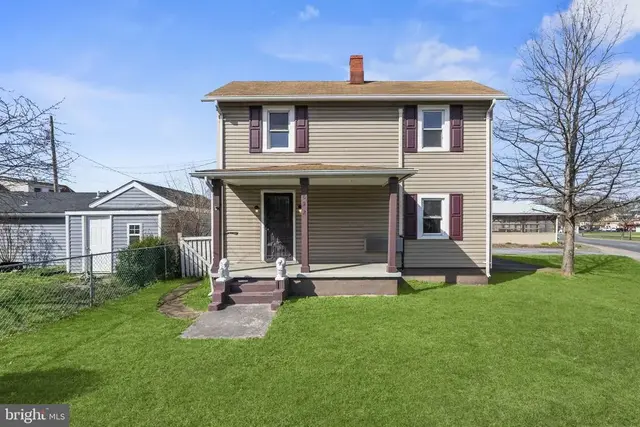 822 N Commerce Ave, Front Royal