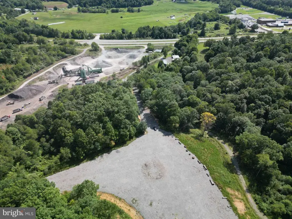 405 Checks Rd, SUMMERSVILLE