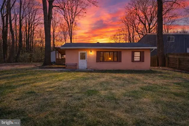 479 Hemlock Ln, Bluemont