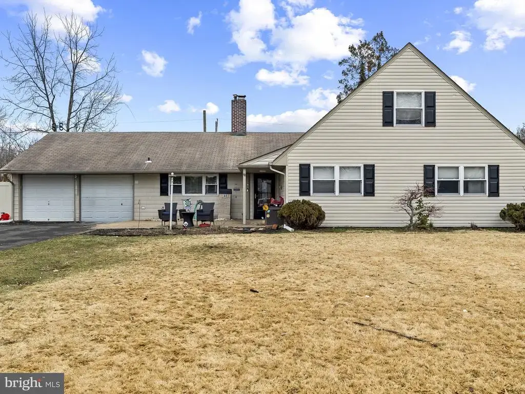 48 Fruitree Rd, LEVITTOWN
