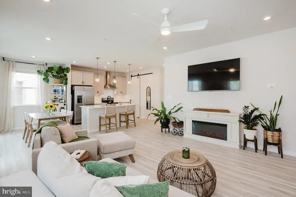 336 Bay Club Pkwy, NORTH EAST