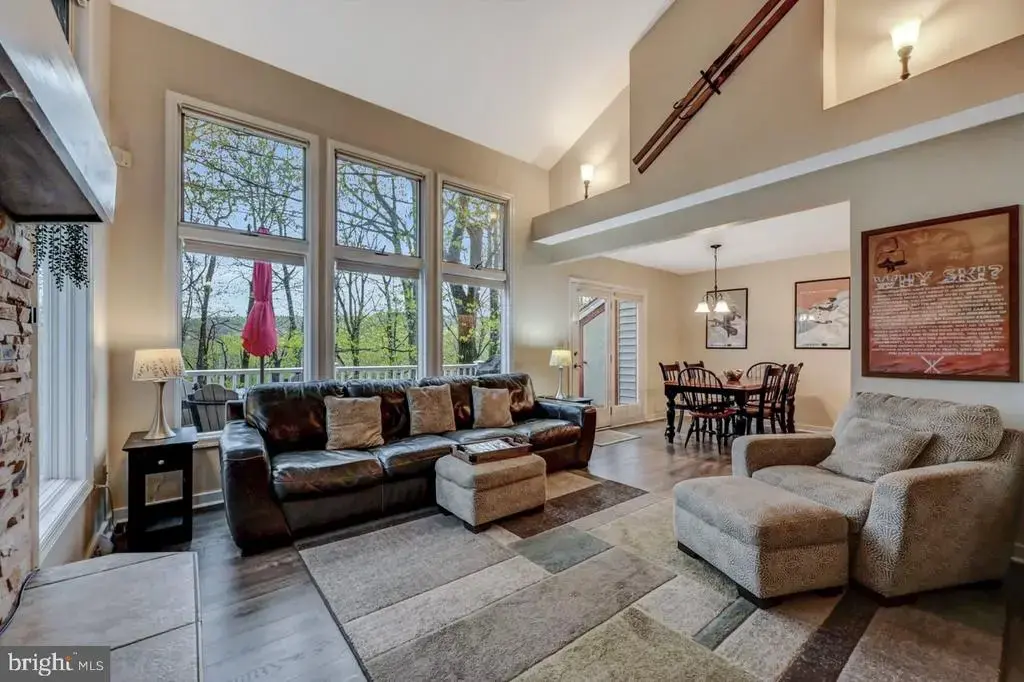 52 Laurelwoods Dr, LAKE HARMONY