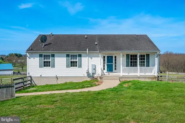8960 Albaugh Rd #upper Unit, Mount Airy