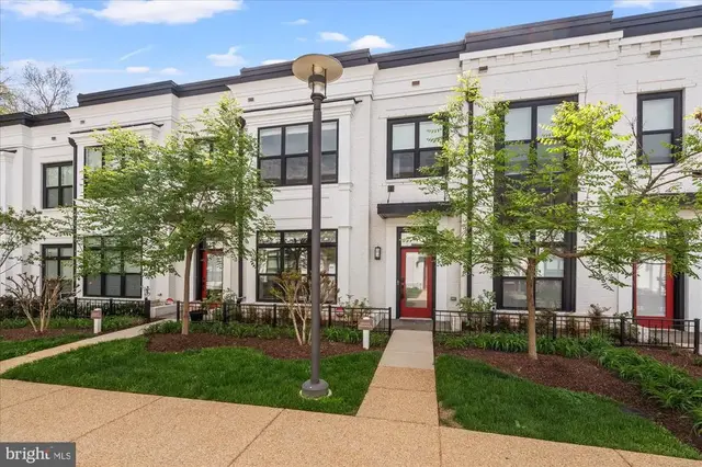 11324 Emerald Park Rd, Potomac