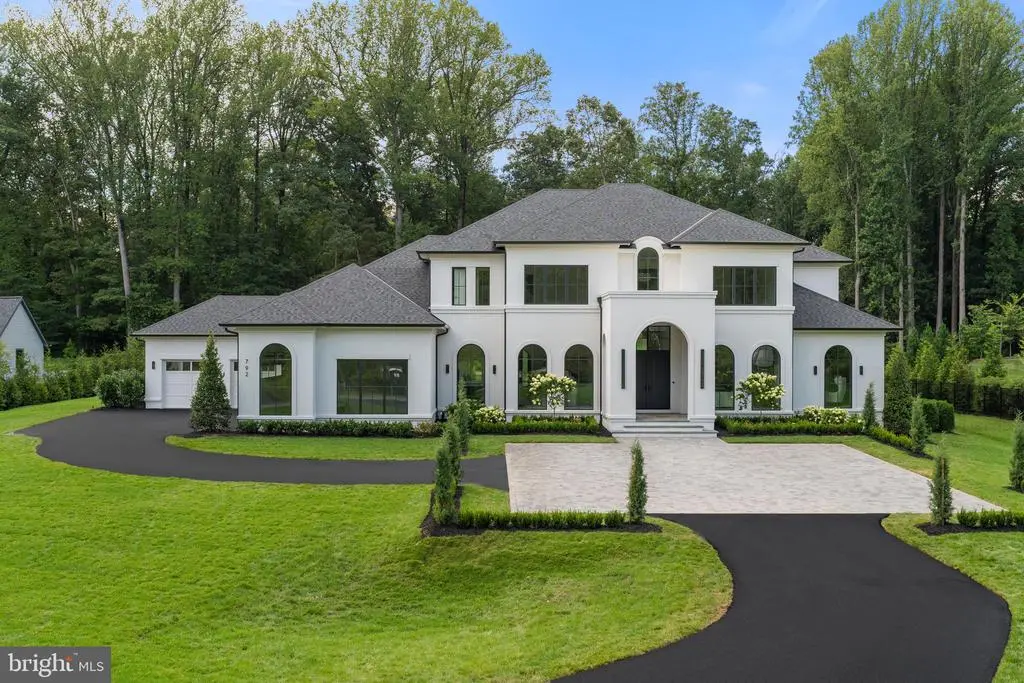 792 Falls Farm Ct, GREAT FALLS