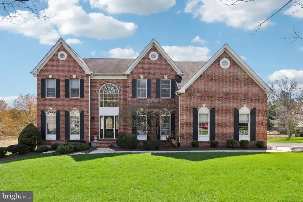 105 Nelson Dr, SOUTHAMPTON