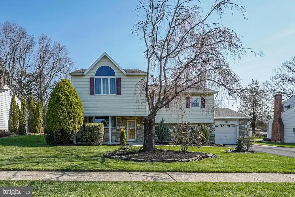 159 Forrest Ave, SOUTHAMPTON