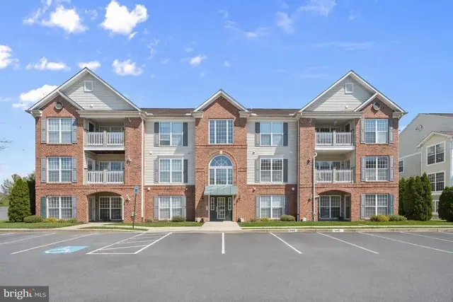 2504 Shelley Cir #4-2d, Frederick
