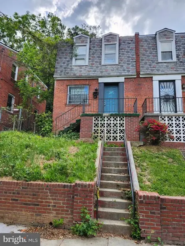 544 48th Pl Ne, Washington