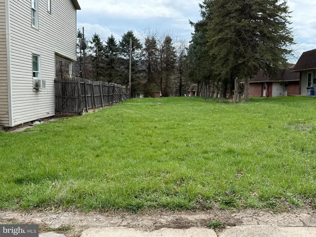 122 Chestnut St, LEWISTOWN