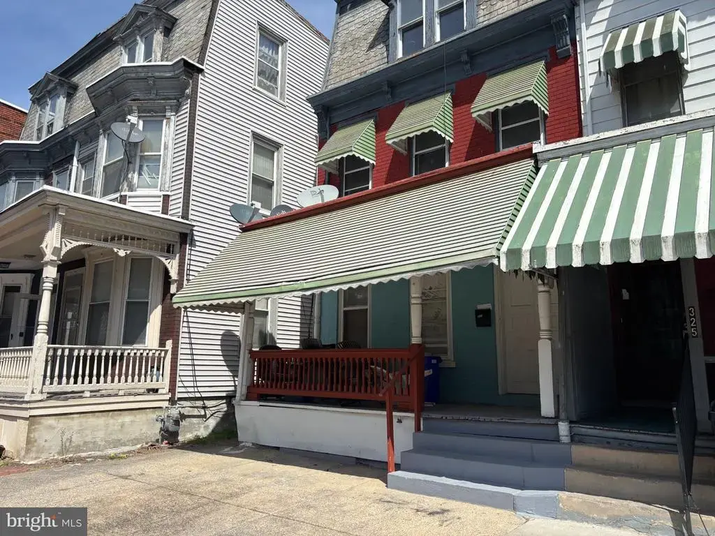 323 Crescent St, HARRISBURG