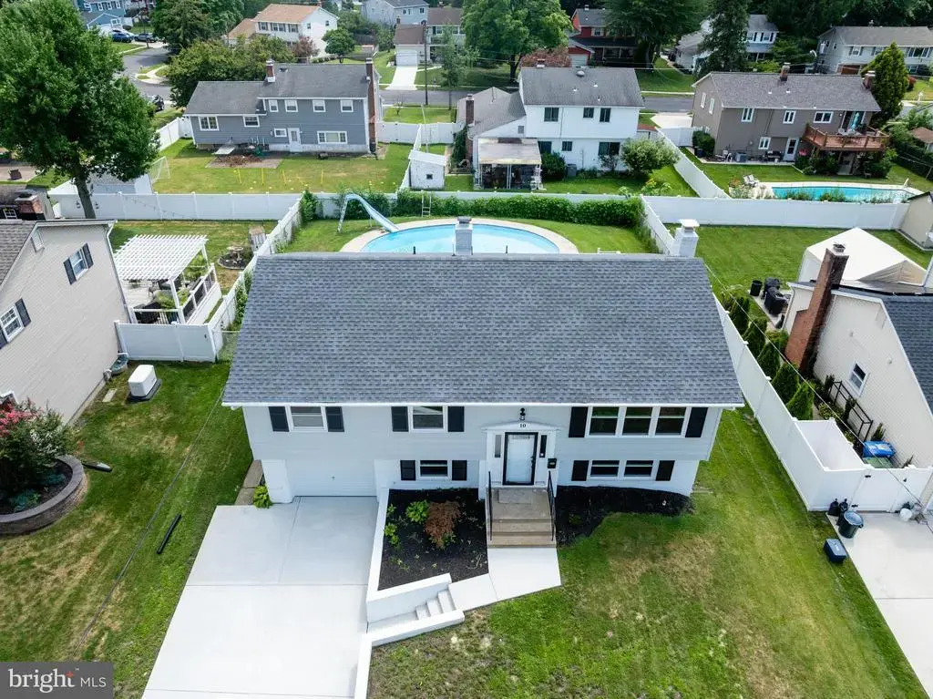 10 Cobblestone Rd, CHERRY HILL