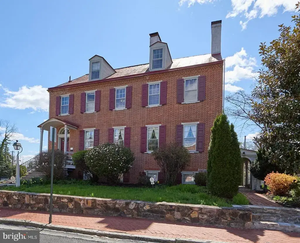 26 W Union St, WEST CHESTER