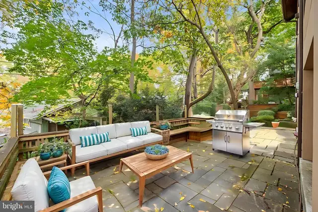 5211 Macarthur Ter Nw, Washington