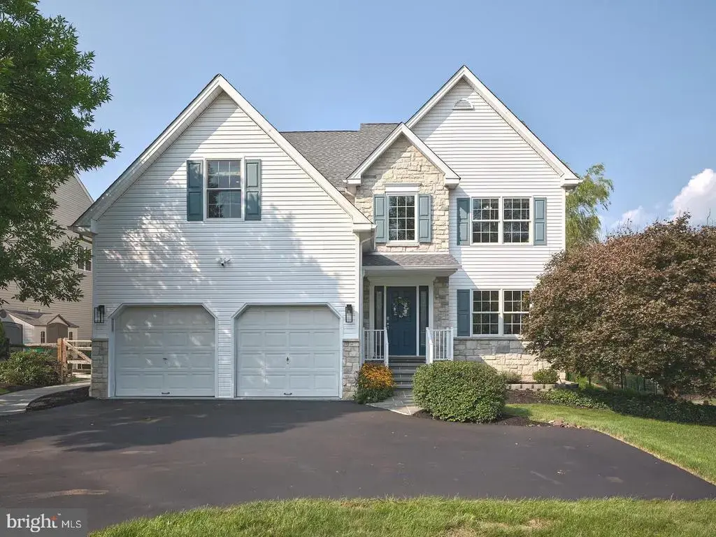 111 Hidden Ct, NEW HOPE