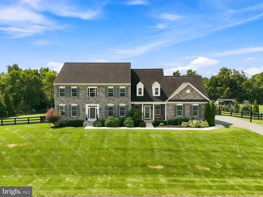 15169 Coronet Pl, WATERFORD