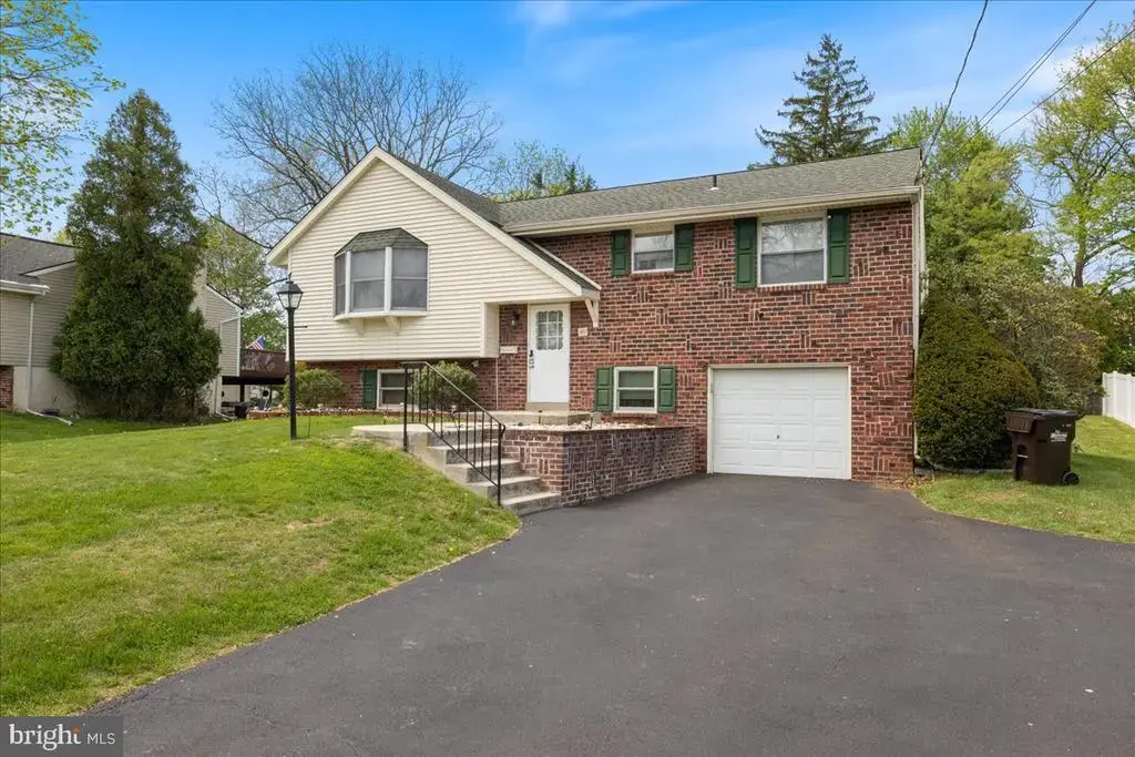 872 Mustang Rd, WARRINGTON
