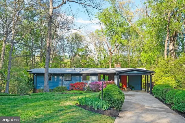 3415 Surrey Ln, Falls Church