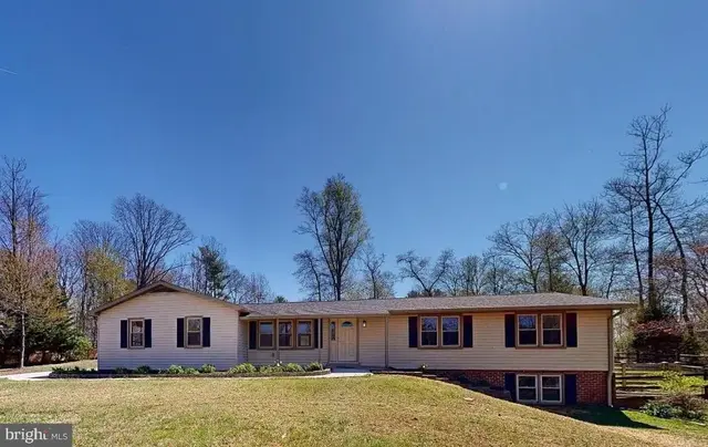 729 W Watersville Rd, Mount Airy
