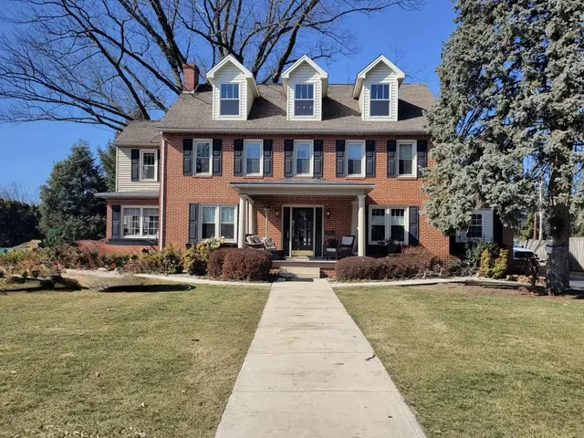 835 W King St, Shippensburg