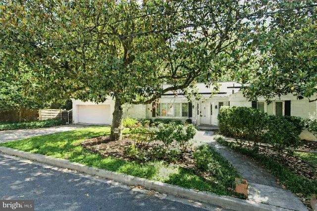 3201 Broad Branch Ter Nw, Washington