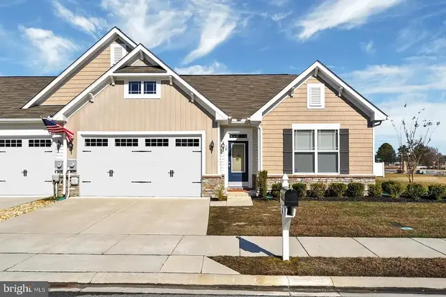 16 Fuji Ct, Dover