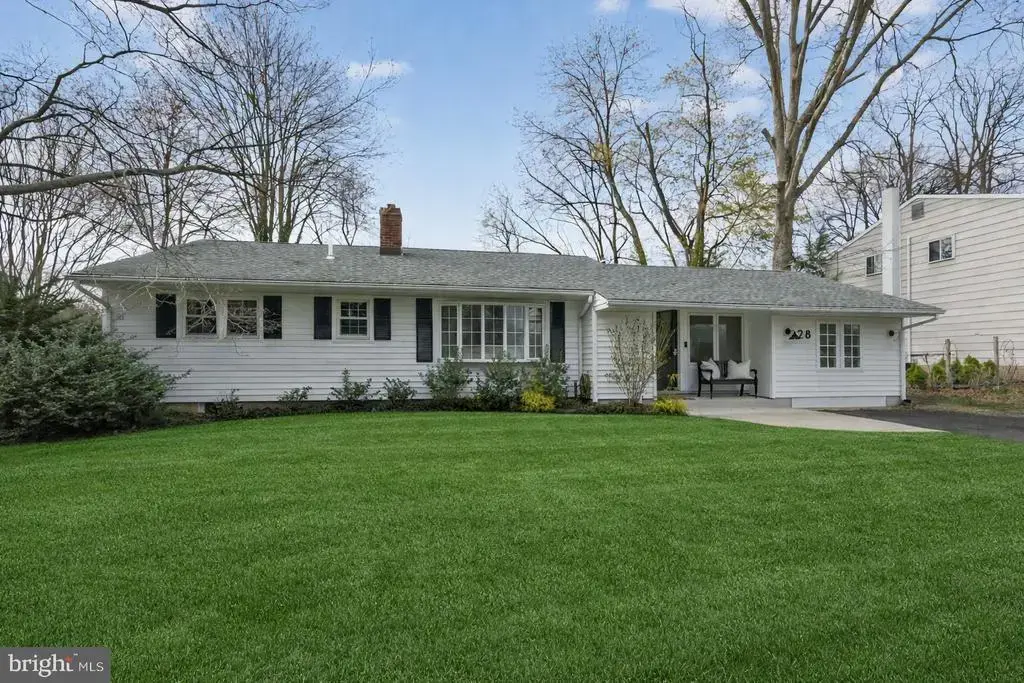 28 Manor Ln #n, YARDLEY