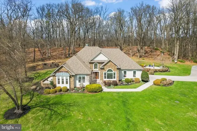 15 Maple Grove Rd, Hanover