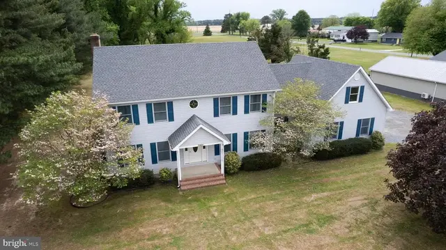 5403 Peach Tree Dr, Cambridge