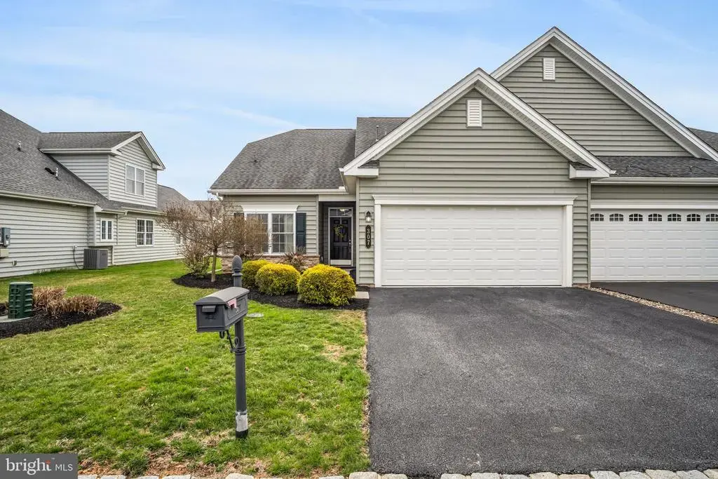 307 Valor Dr, MECHANICSBURG